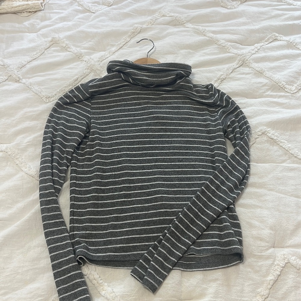 Grey and white stripe Aerie turtleneck